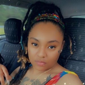 Meet your Posher, Schayla